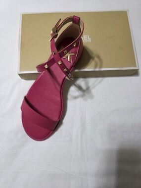 NIB Michael Kors Fuchsia Studded Sandals - Perfect Mother's Day Gift - Size 8M